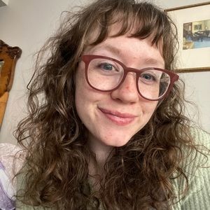 Meet your Posher, Carolyn